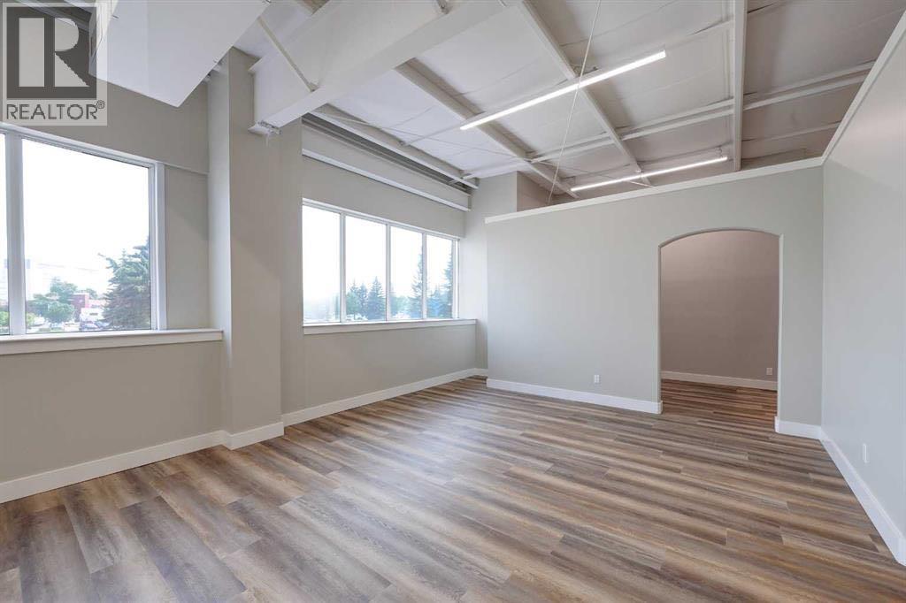 5116 52 Street Property Photo 35