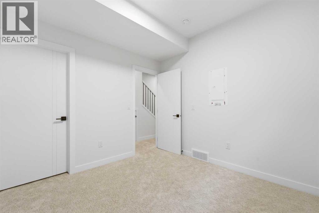 521 15 Avenue Northeast Property Photo 33