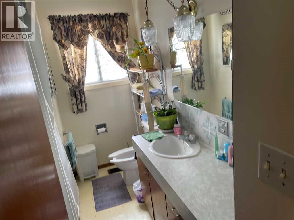 10416 116 Street Property Photo 8