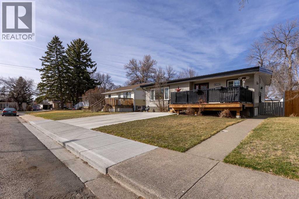 1907 7a Avenue N Property Photo 3