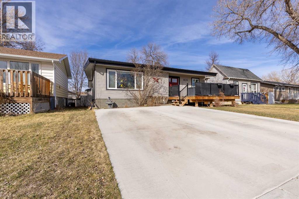 1907 7a Avenue N Property Photo 4