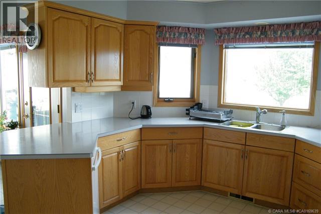 5606 46 Avenue W Property Photo 8