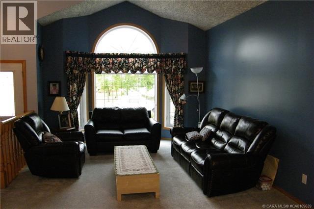5606 46 Avenue W Property Photo 14