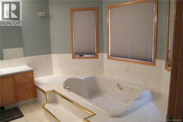 5606 46 Avenue W Property Photo 20