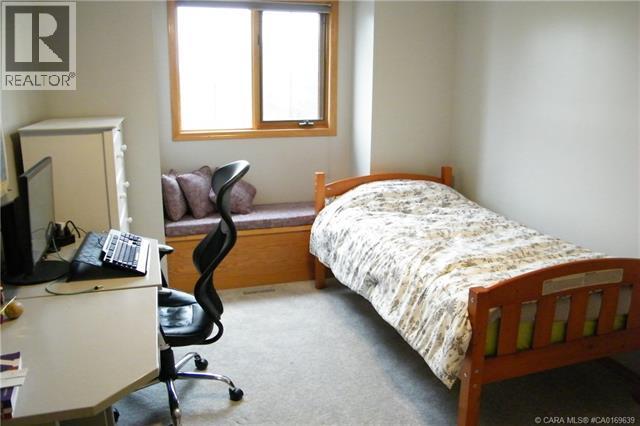 5606 46 Avenue W Property Photo 23