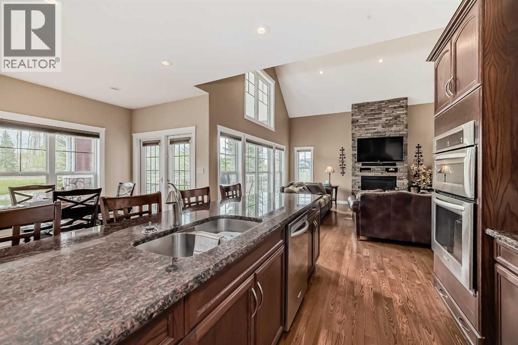 559 Summer Crescent Property Photo 8