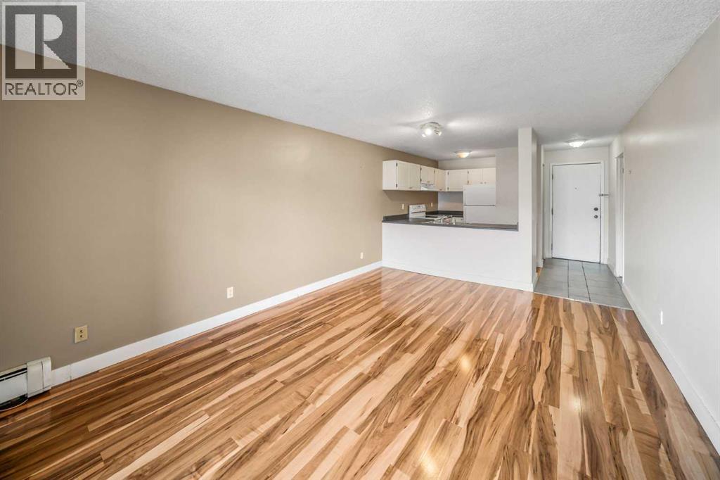 1915 26 Street Southwest Property Photo 5