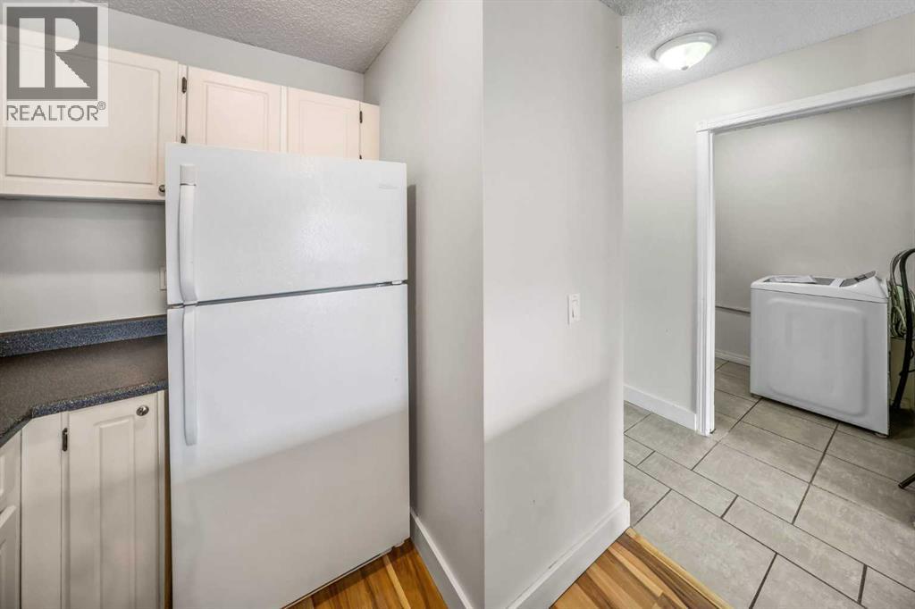 1915 26 Street Southwest Property Photo 11