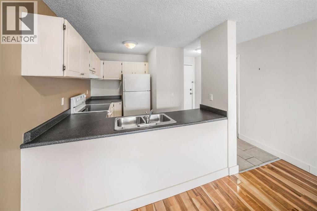 1915 26 Street Southwest Property Photo 13