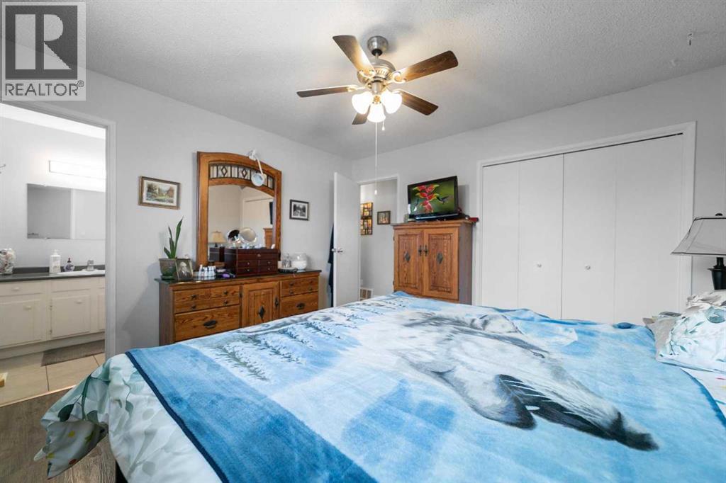 6304 39 Avenue Property Photo 11