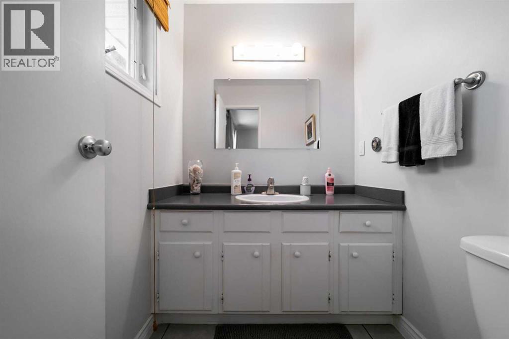 6304 39 Avenue Property Photo 12
