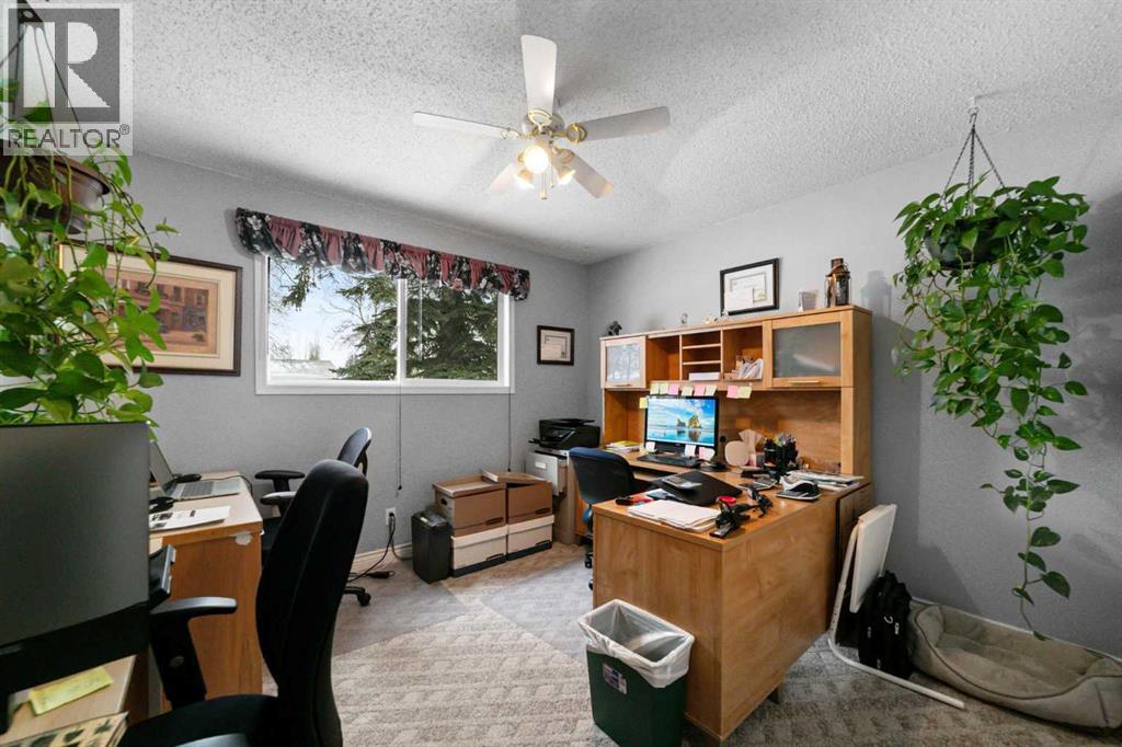 6304 39 Avenue Property Photo 16