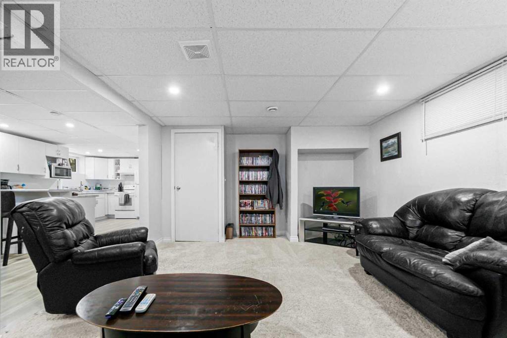 6304 39 Avenue Property Photo 23