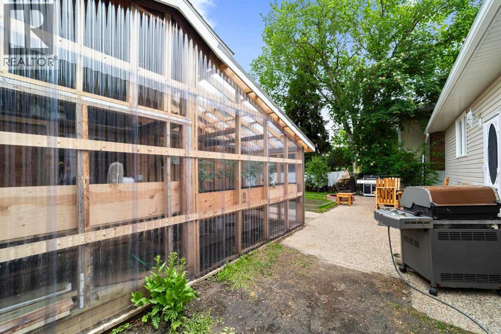 6304 39 Avenue Property Photo 30