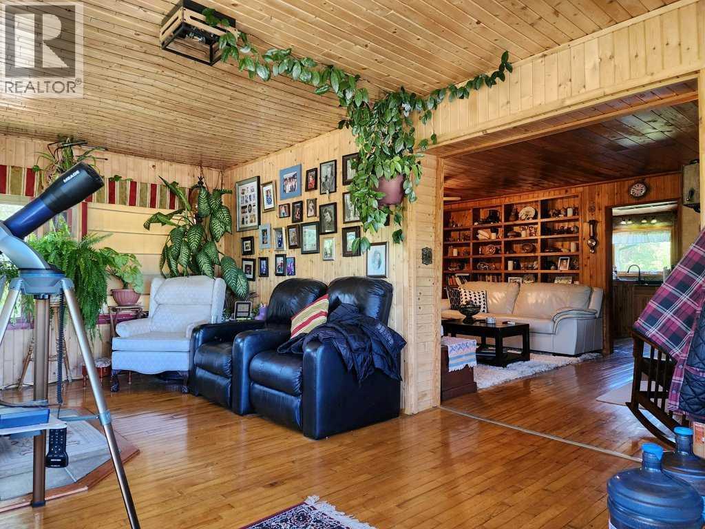 4221 6 Highway Property Photo 4