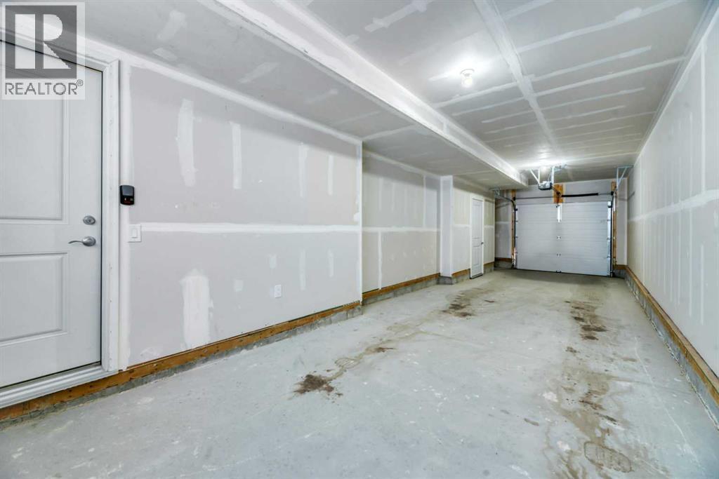301 Redstone Boulevard Northeast Property Photo 11
