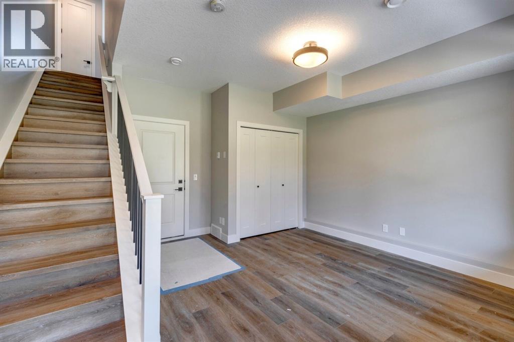 81 Royal Elm Green Nw Property Photo 3