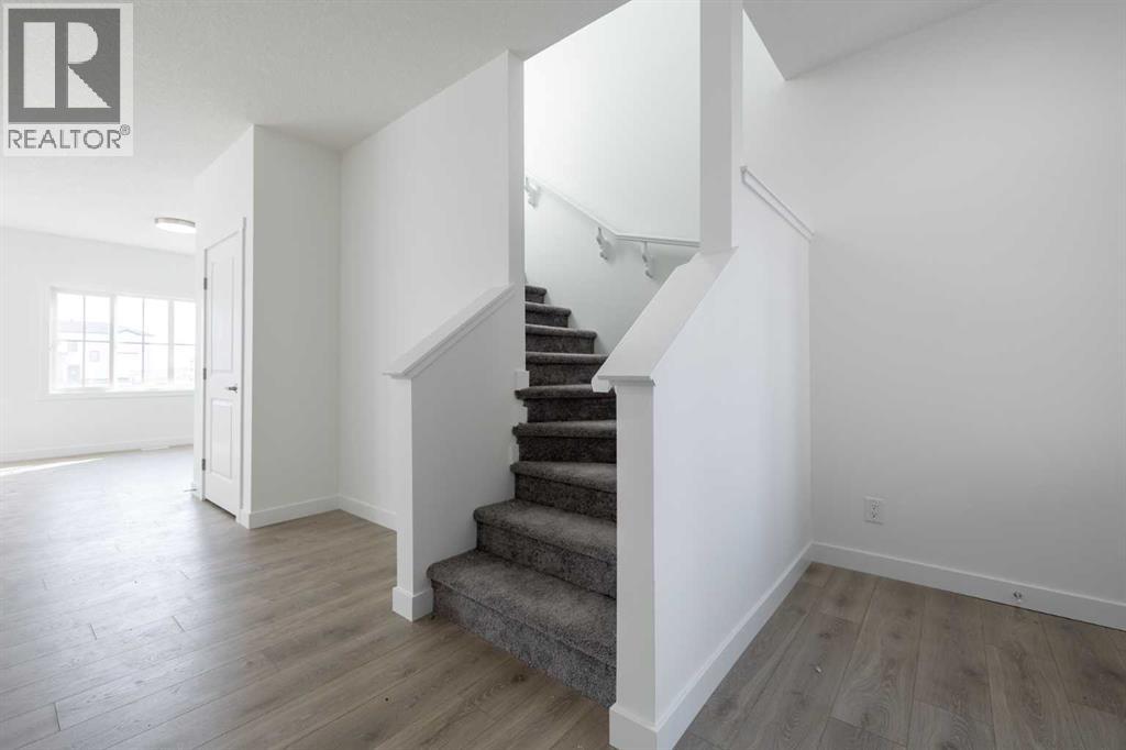 304 Edgefield Close Property Photo 4