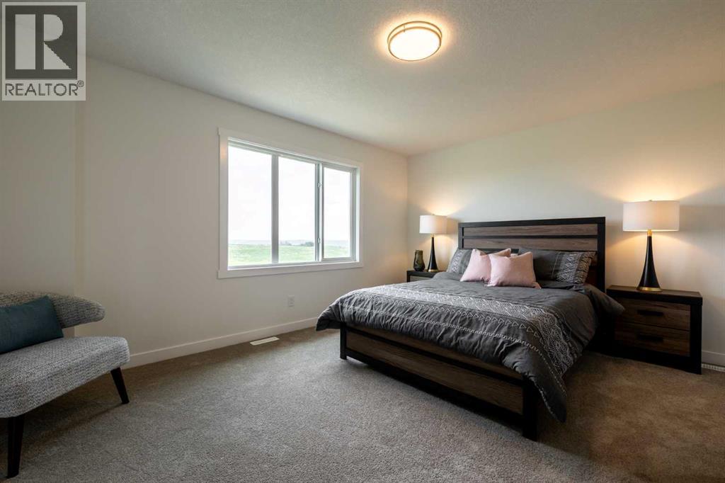 304 Edgefield Close Property Photo 12