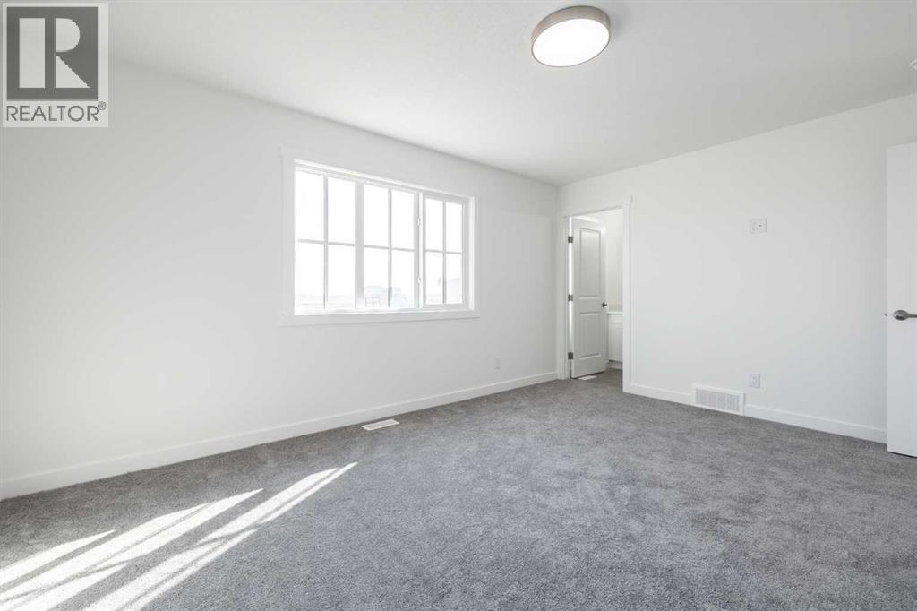 304 Edgefield Close Property Photo 18