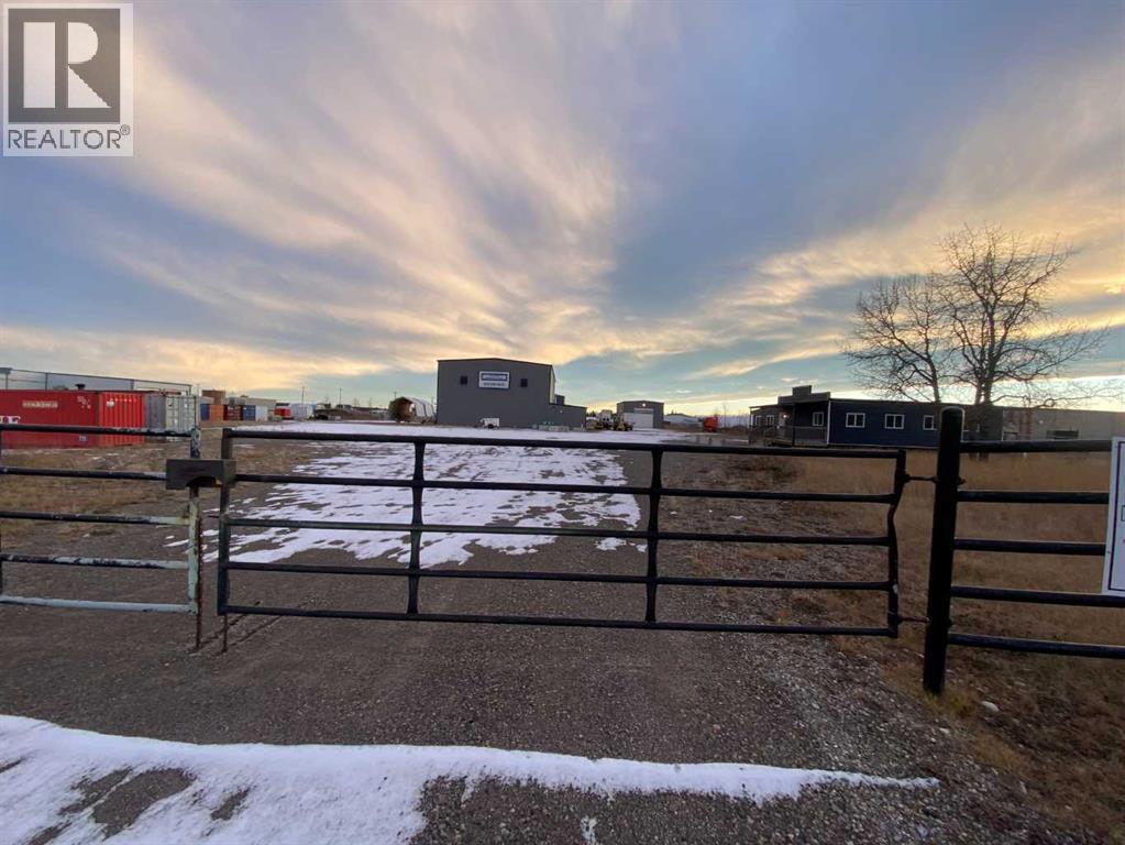 5423 Township Road 325 B Road Property Photo 1