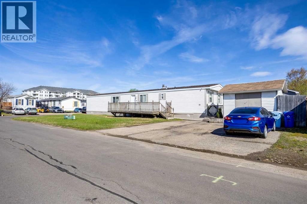 101 Clausen Crescent Property Photo 1