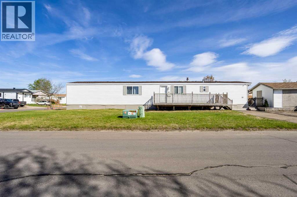 101 Clausen Crescent Property Photo 2