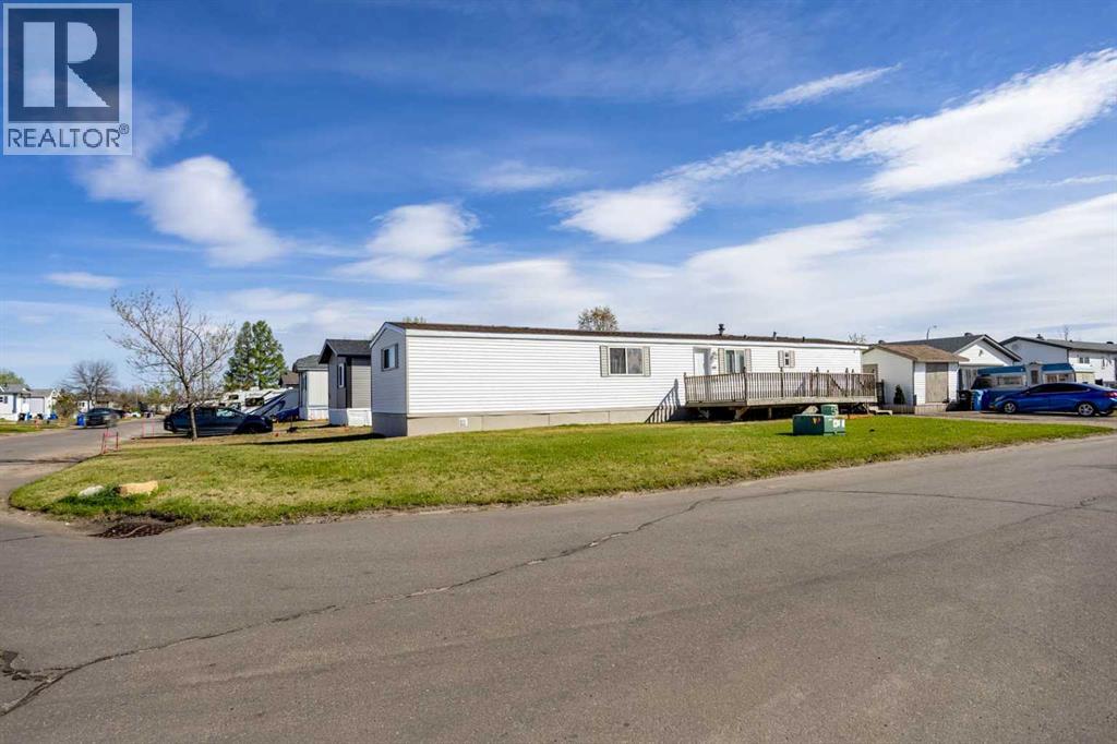 101 Clausen Crescent Property Photo 3