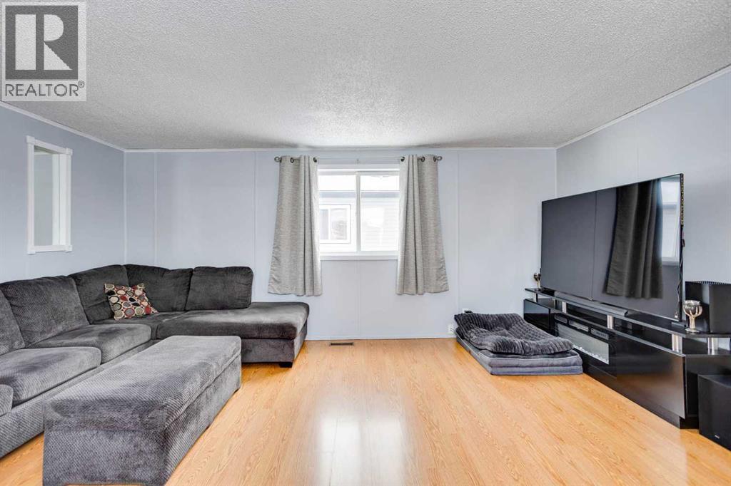 101 Clausen Crescent Property Photo 8