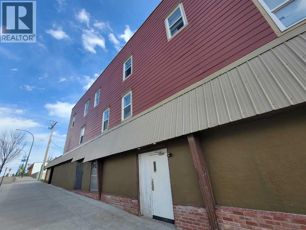4939 50 Street Property Photo 14