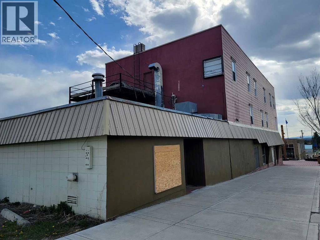 4939 50 Street Property Photo 16
