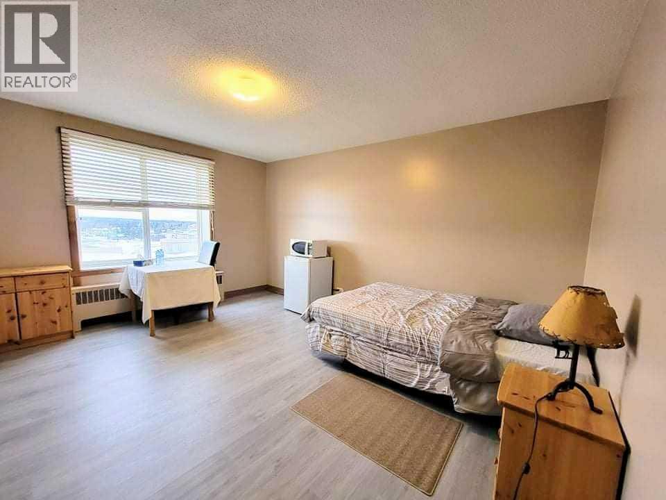4939 50 Street Property Photo 18