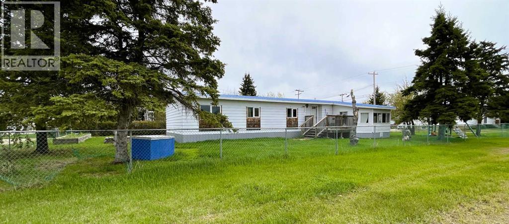 4521 50 Avenue Property Photo 1