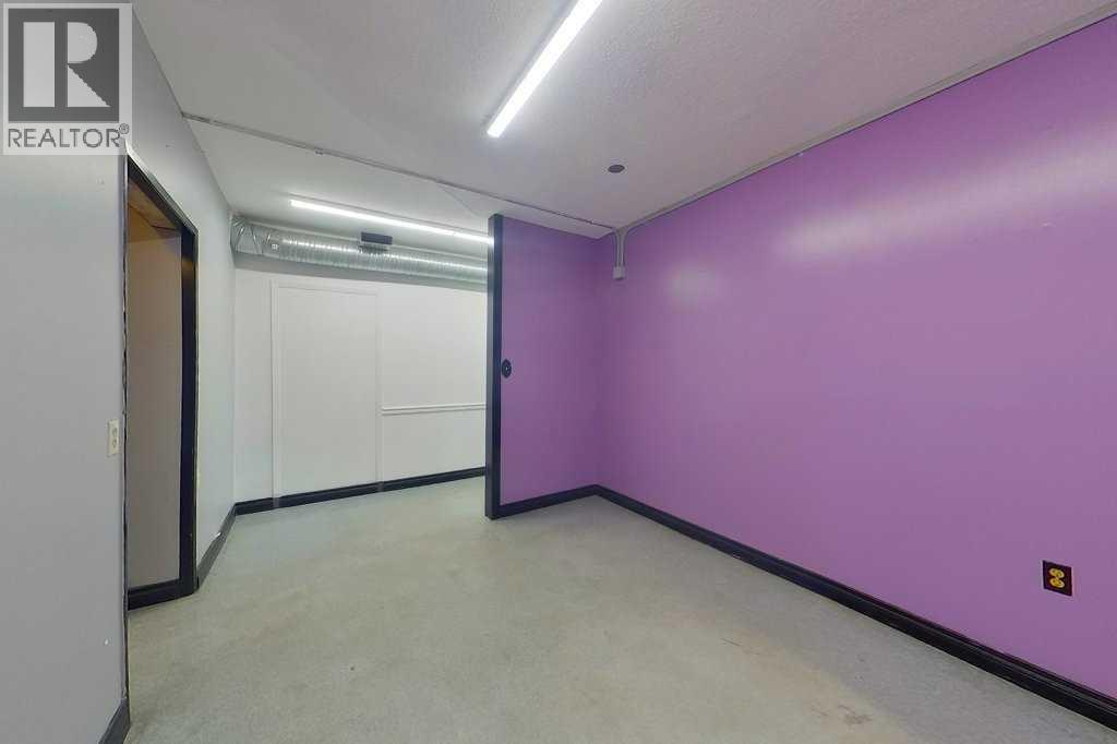 215 Broadway Avenue E Property Photo 5