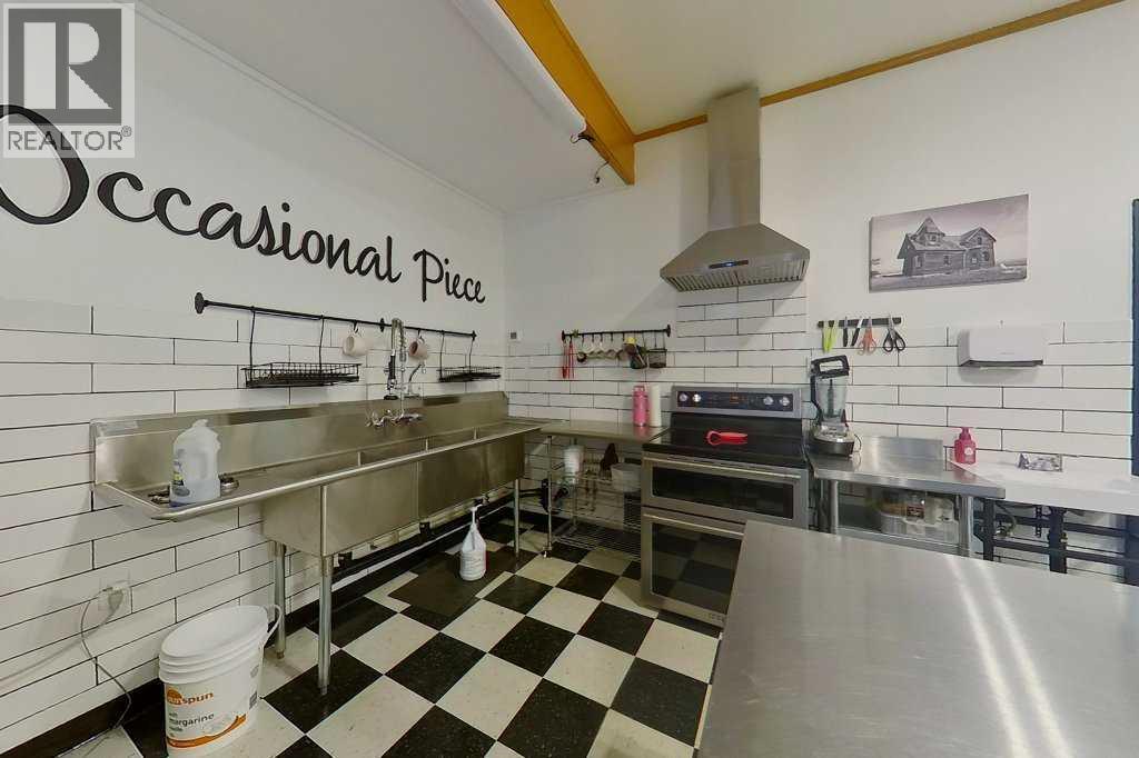 215 Broadway Avenue E Property Photo 7