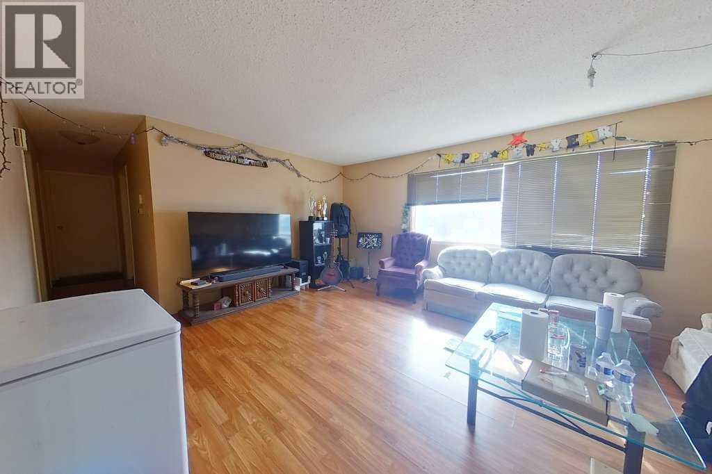 215 Broadway Avenue E Property Photo 11