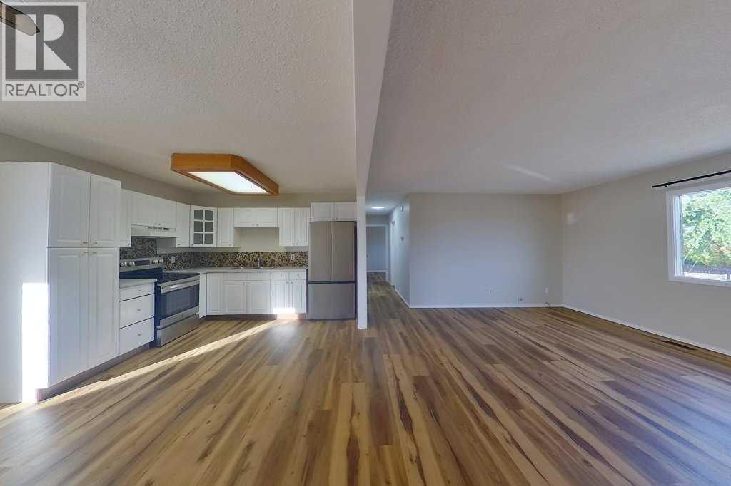 215 Broadway Avenue E Property Photo 15