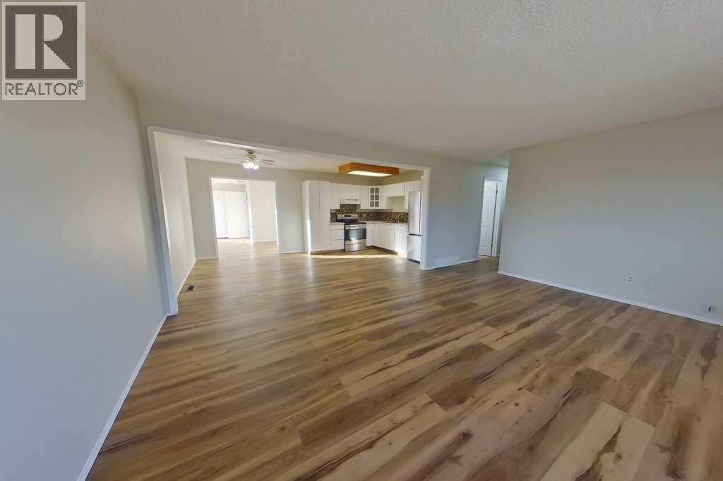 215 Broadway Avenue E Property Photo 16