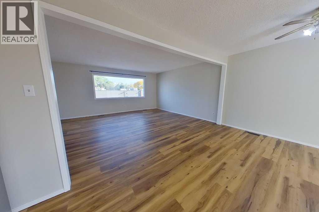 215 Broadway Avenue E Property Photo 17