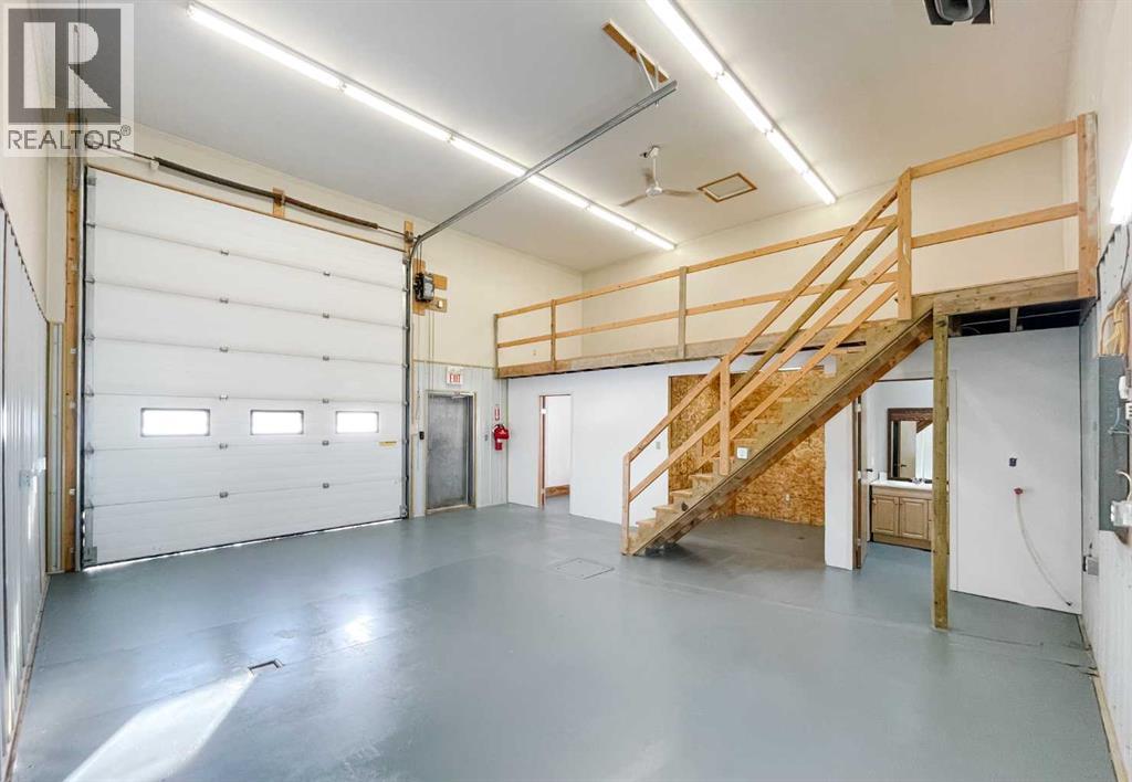 10509 92 Street Property Photo 3