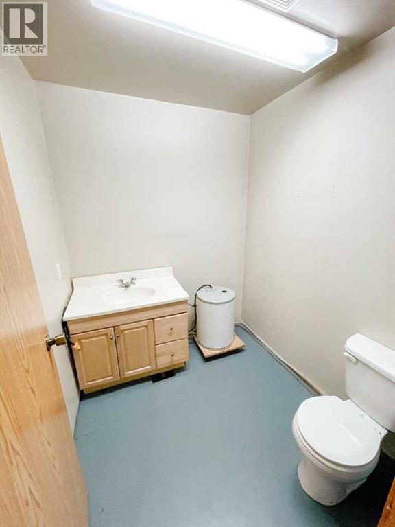 10509 92 Street Property Photo 4