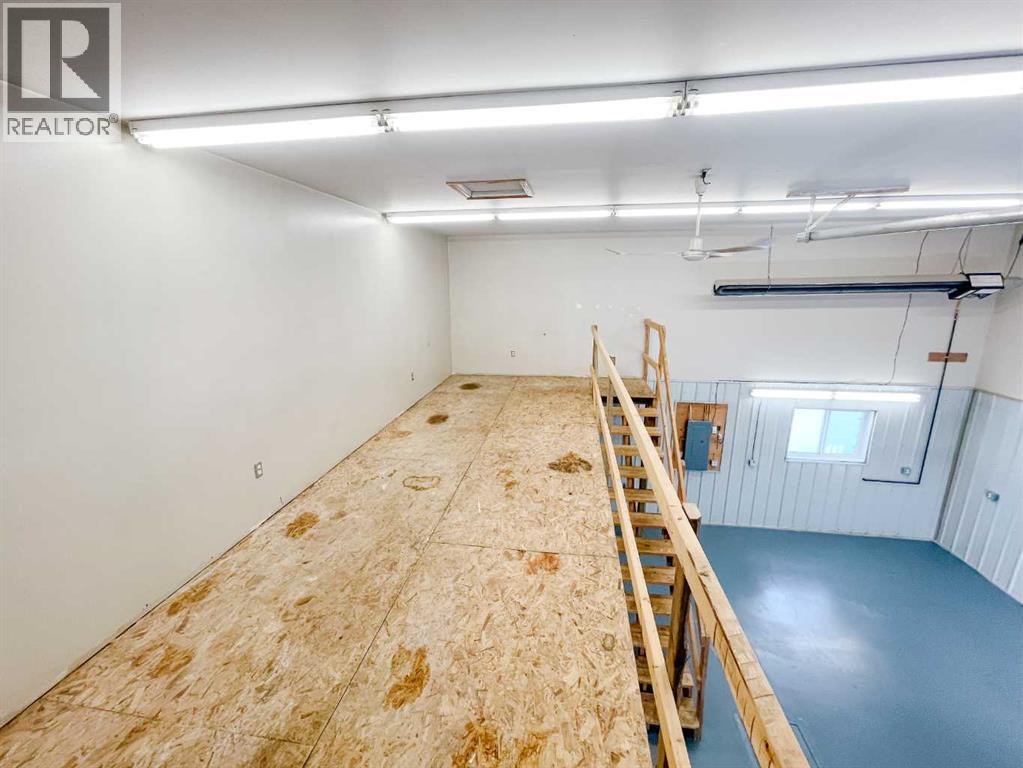 10509 92 Street Property Photo 6