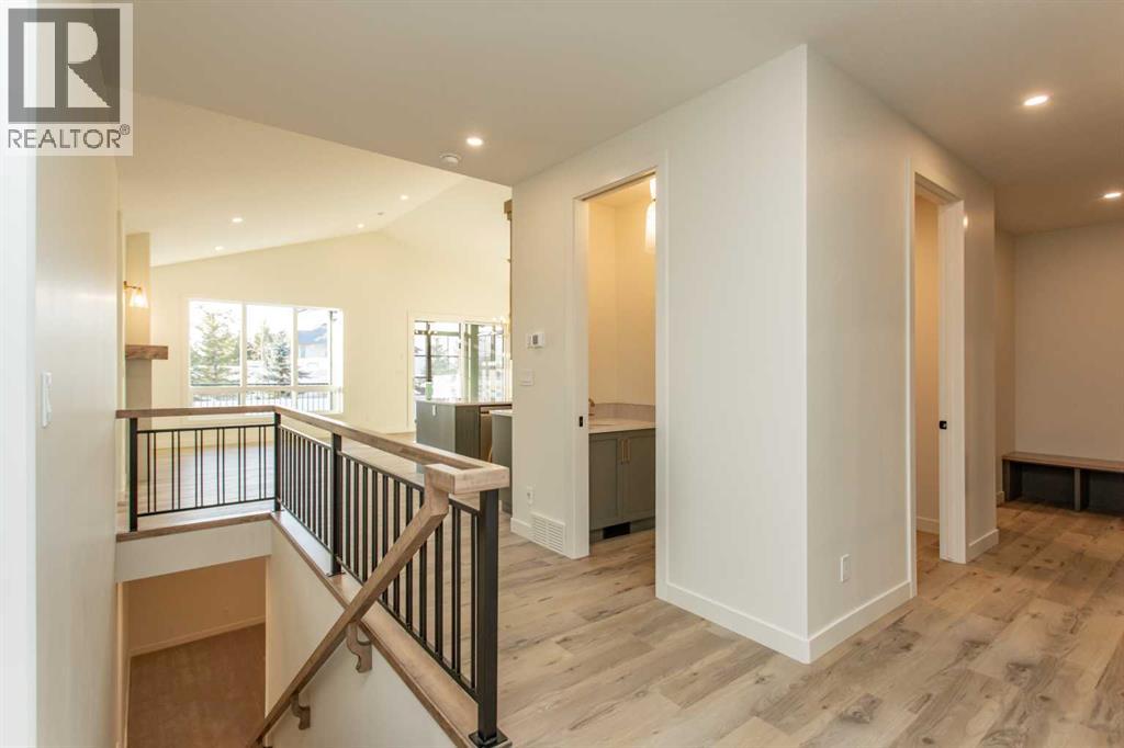 20 Emmett Crescent Property Photo 2