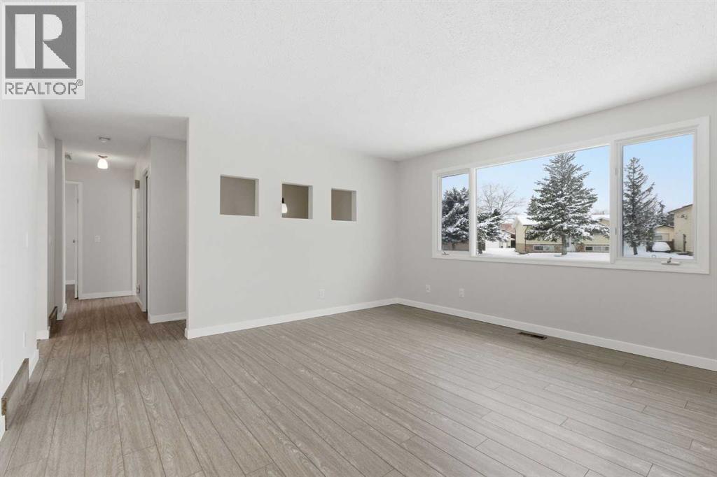 32 Fonda Mews Se Property Photo 5
