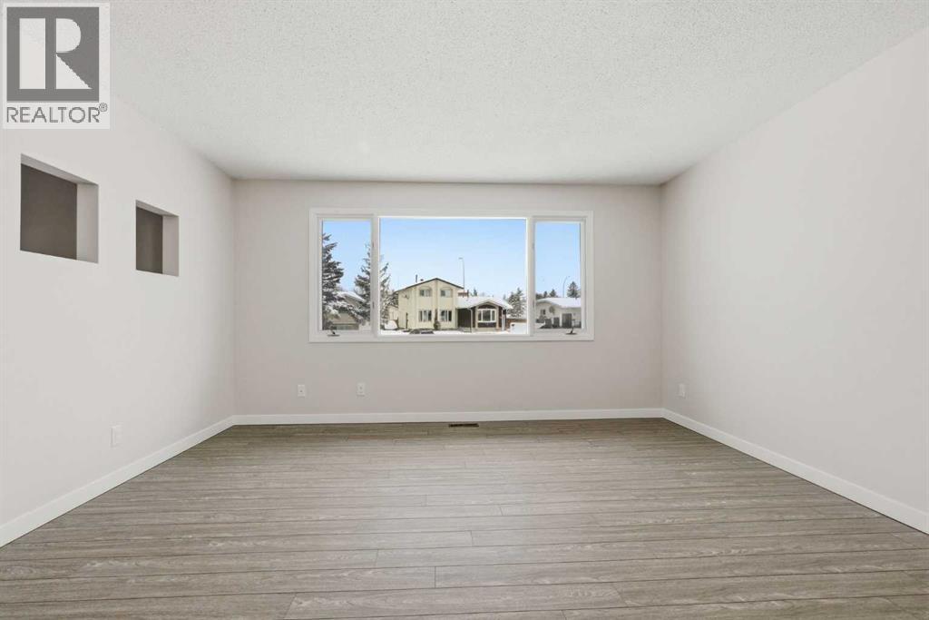 32 Fonda Mews Se Property Photo 9
