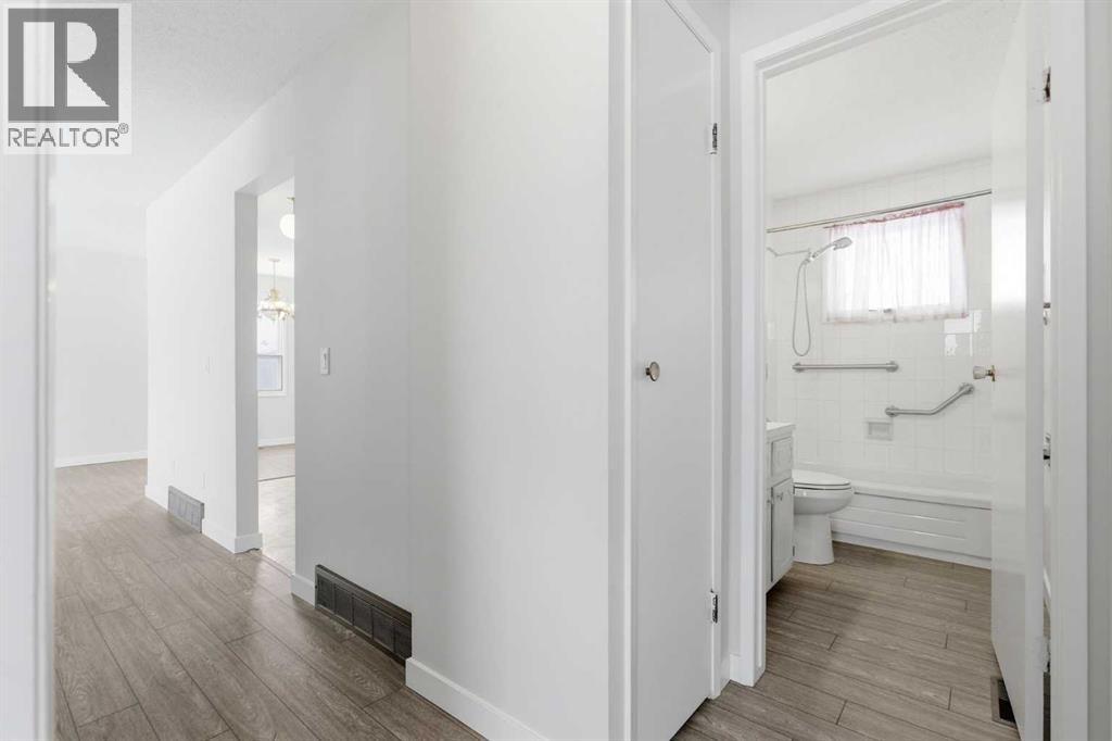 32 Fonda Mews Se Property Photo 26