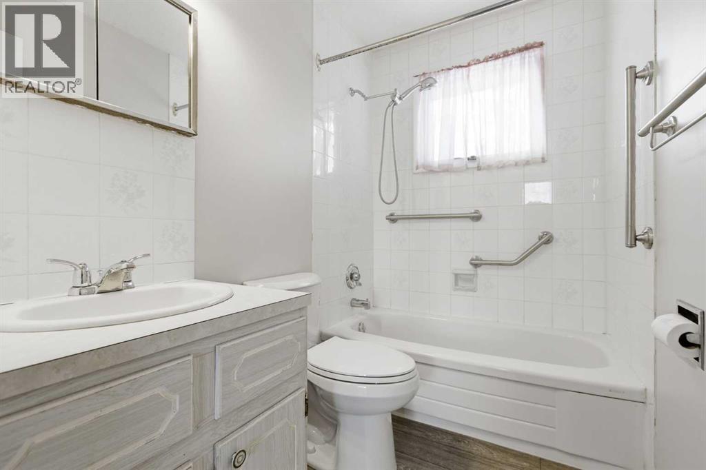 32 Fonda Mews Se Property Photo 27