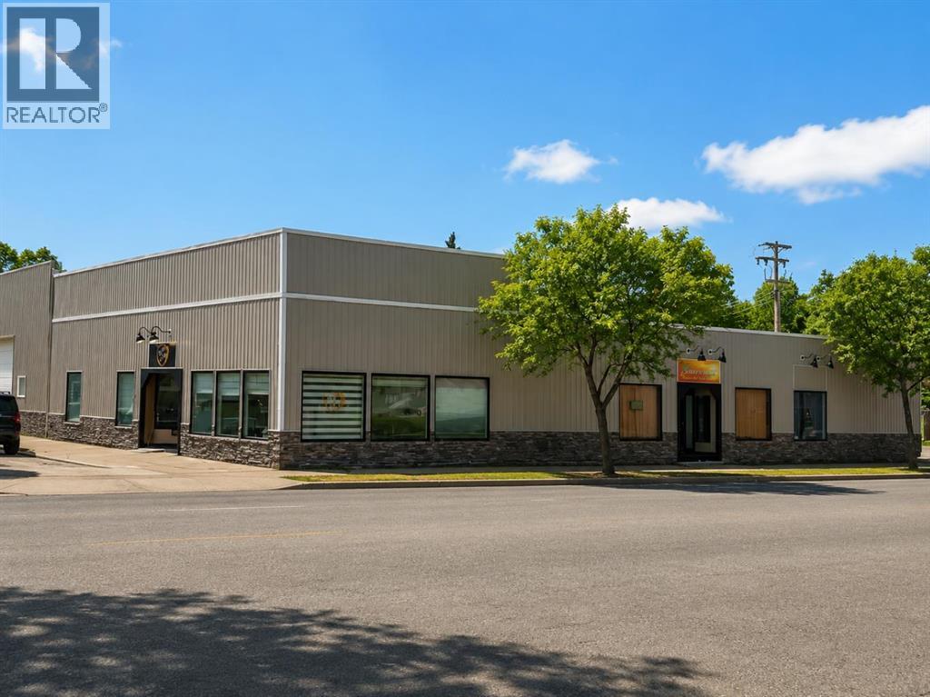 5203 51 Avenue Property Photo 1