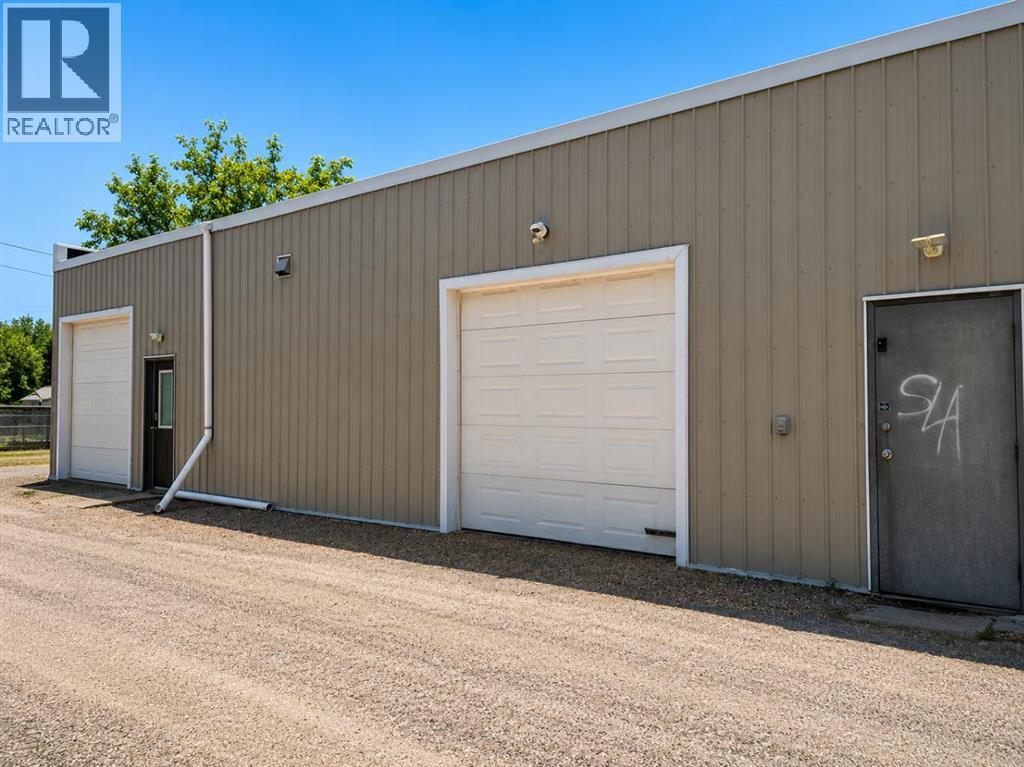5203 51 Avenue Property Photo 5