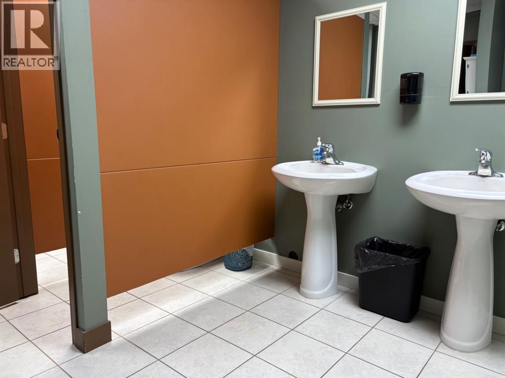 5203 51 Avenue Property Photo 12